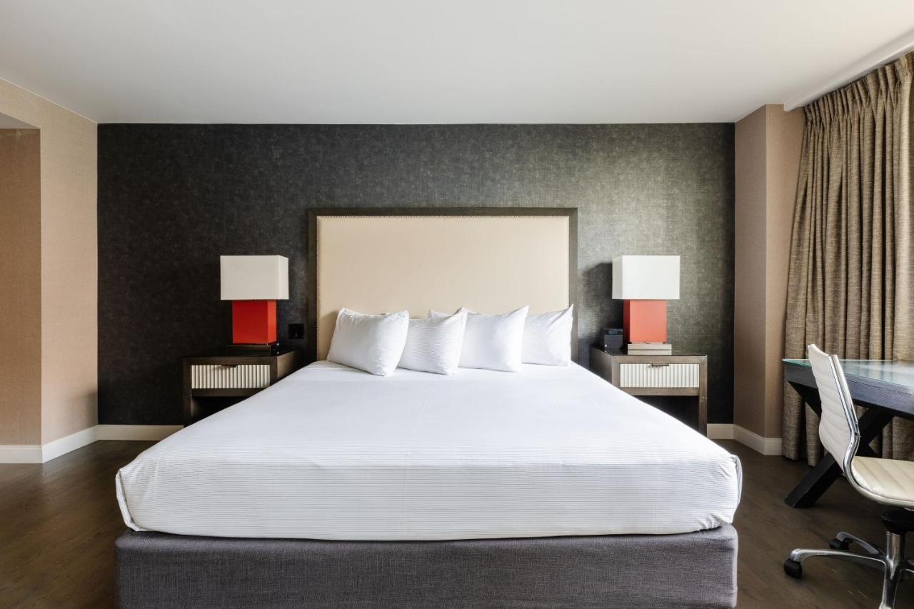 Apartment 2500 Penn, A Placemakr Experience *