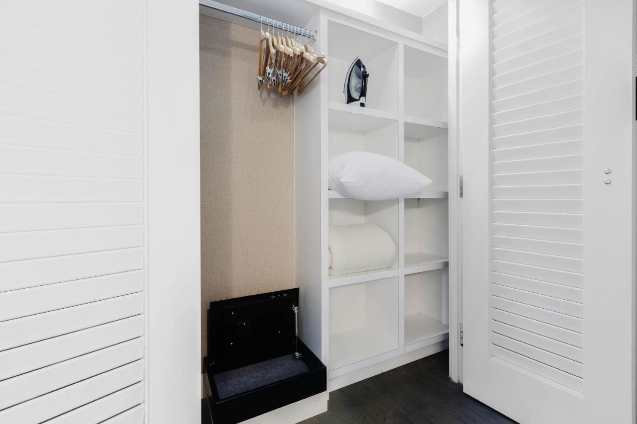 Apartment 2500 Penn, A Placemakr Experience